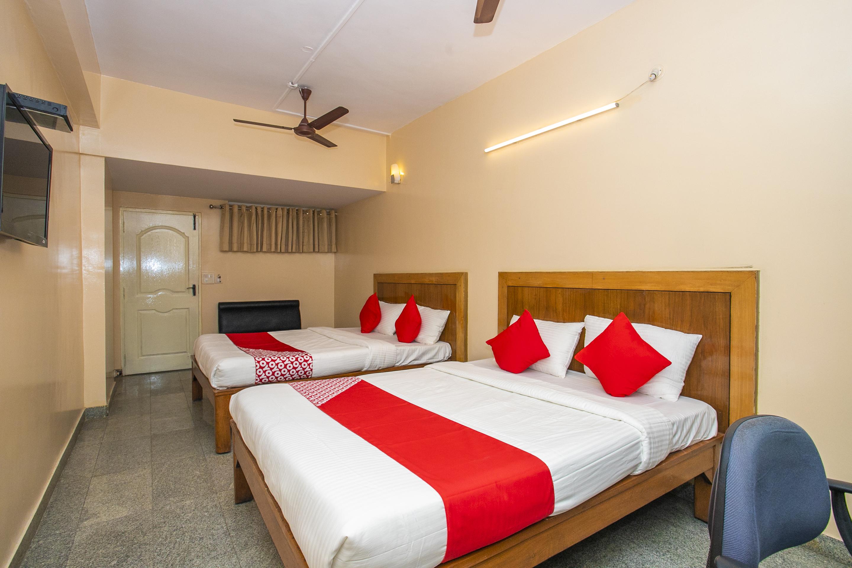 Oyo Flagship Hotel Archana Comforts Bangalore Luaran gambar