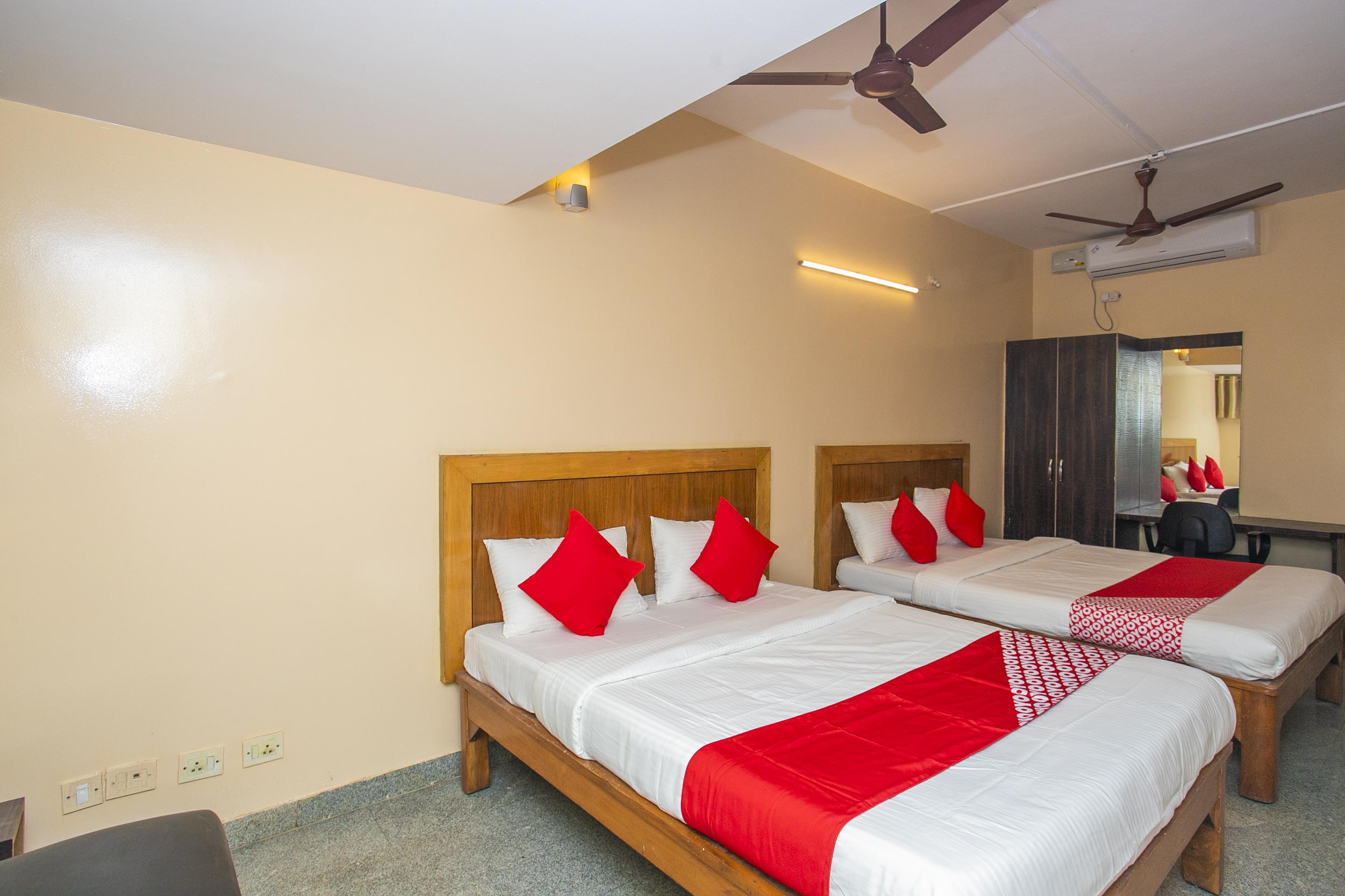 Oyo Flagship Hotel Archana Comforts Bangalore Luaran gambar