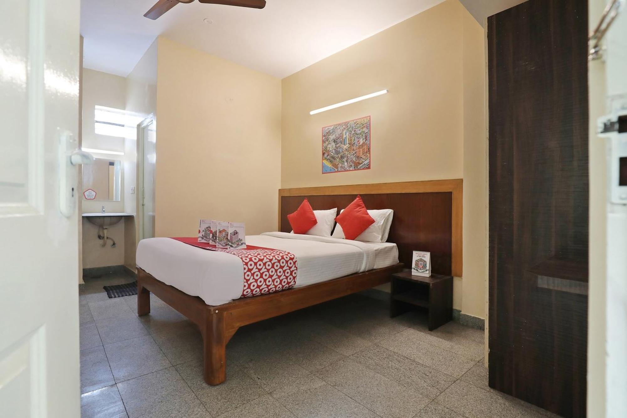 Oyo Flagship Hotel Archana Comforts Bangalore Luaran gambar